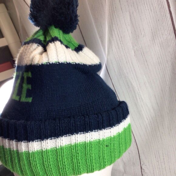 Seattle Football Unbranded Blue Green Beanie With Pom Pom - Picture 7 of 14